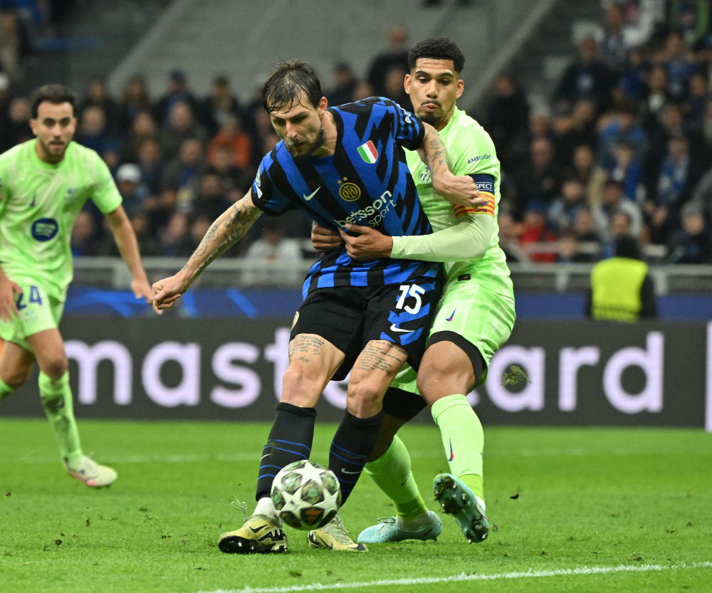 马宁入选2026世界杯候选裁判员培训名单，将经历最后一次考核（马宁入围2026年世界杯候选裁判员培训名单，迎来最终考核）