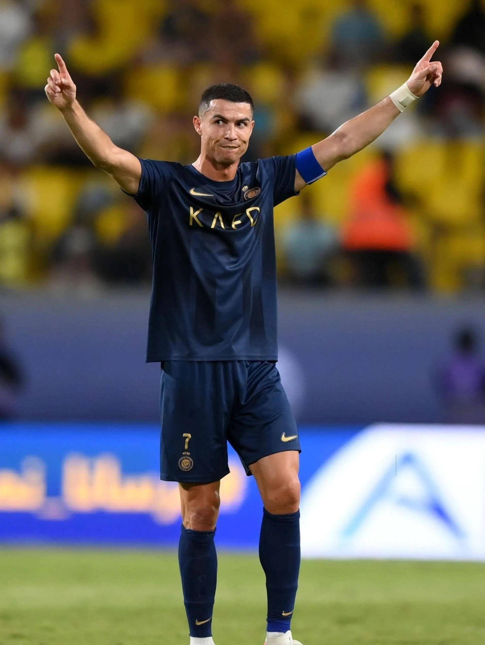 墨媒：22岁美国籍中场布里安被墨西哥归化，他曾代表美国出场（墨媒称22岁美籍中场布里安已被墨西哥归化，曾为美国队出战）