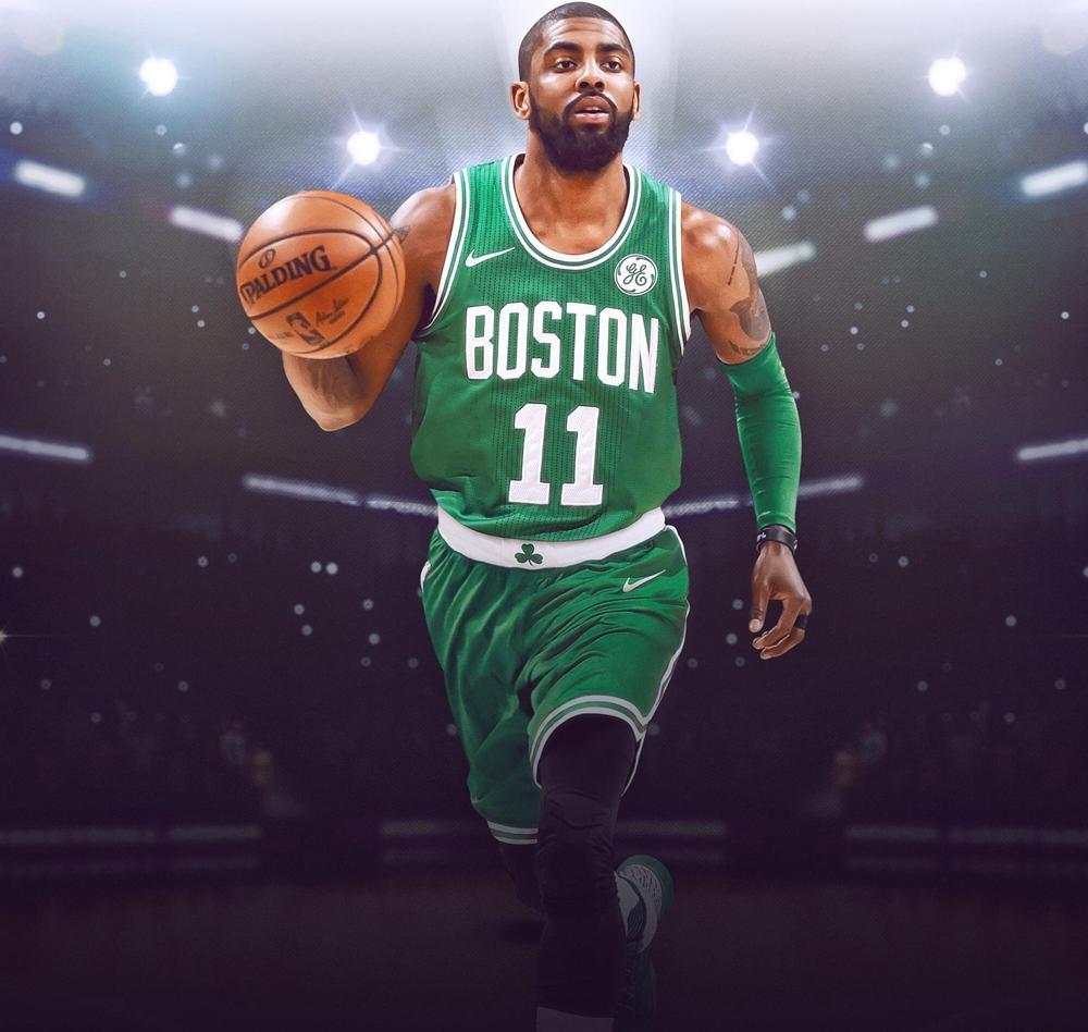 拜仁快速传球移动致对手防线瓦解（拜仁快速传切与穿插跑动令对手防线崩塌）