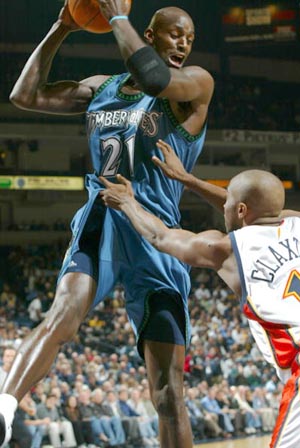 年轻门将迅速成长，被誉为未来之星（年轻门将飞速进步，被视为明日之星）