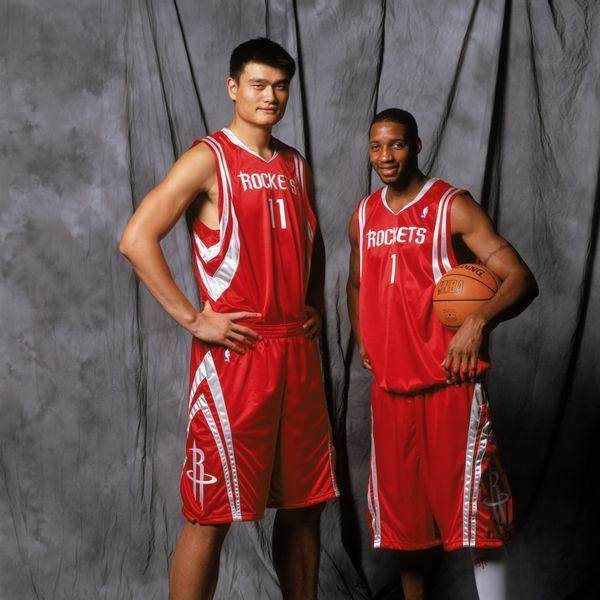 球队中场拦截成功率联盟领先（球队中场拦截成功率高居联盟第一）