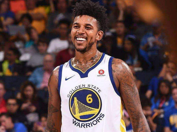 篮球湖人官方更新球员合同细节（湖人队官方披露球员合同最新细节）