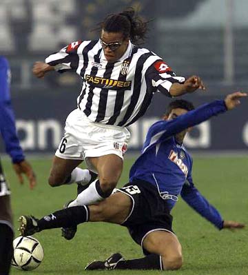 波兰男排公布世锦赛14人名单 主攻位竞争太激烈 1人落选惹争议（波兰男排世锦赛14人名单出炉 主攻竞争白热化 一人落选引争议）