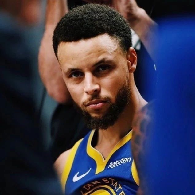 湖人队遭遇重大挑战，落后太阳近30分（湖人队陷入被动，落后太阳近30分）