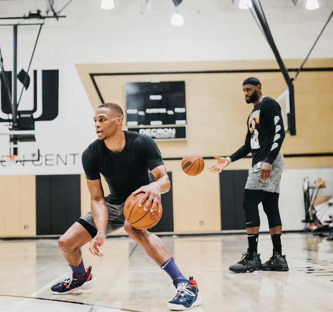 篮球勇士全队轮转体系优化（勇士队全阵容轮换机制升级）