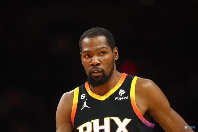 皇马已经没油了？ 四大新援全部搁浅，姆巴佩成为唯一希望!（皇马后劲不足？四大引援全部停滞，姆巴佩成唯一寄托）