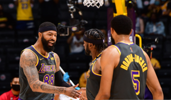 自苏牙以来，斯韦德贝里是首位西甲对皇马连续三场破门的外援（苏亚雷斯之后，斯韦德贝里成西甲首位对皇马连续三场破门的外援）