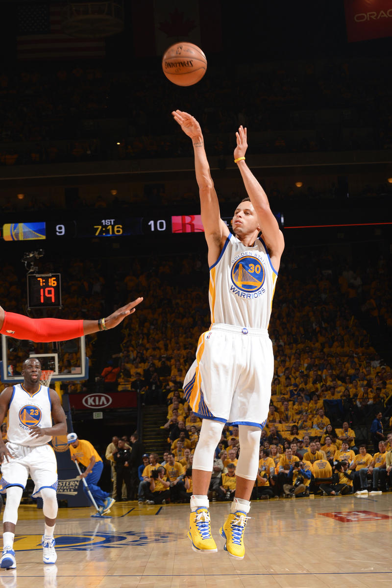 康宁汉姆携杜伦轮番冲击灰熊内线，率活塞开局轰10-4（康宁汉姆、杜伦交替杀伤灰熊内线，活塞开场打出10-4）