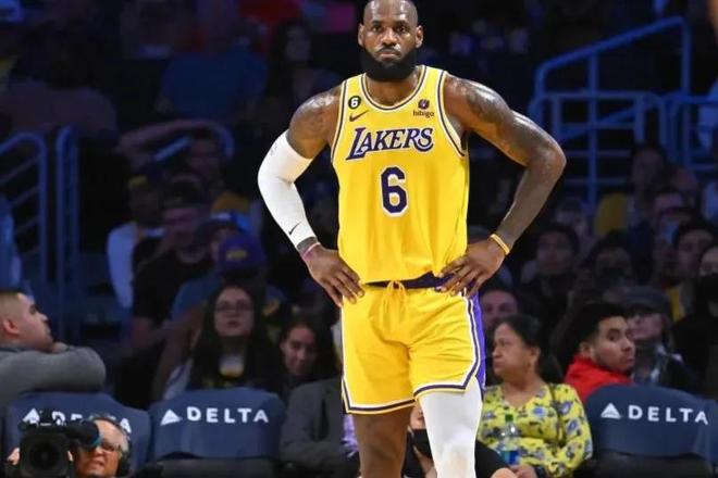 Scotto：在今夏关于字母哥的交易讨论中 尼克斯视布伦森为非卖品（Scotto：尼克斯在今夏探讨字母哥交易期间将布伦森列为不可交易）