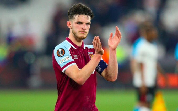 庆祝苏超夺冠，泰州市委书记与泰州队球员合唱《歌唱祖国》（苏超问鼎，泰州市委书记携泰州队合唱《歌唱祖国）