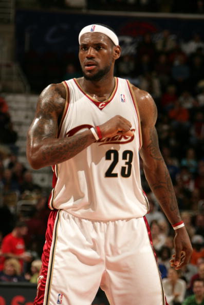 天空：抗议活动不断，苏超凯尔特人股东大会草草收场（Sky：抗议声不止，苏超凯尔特人股东大会匆忙收场）