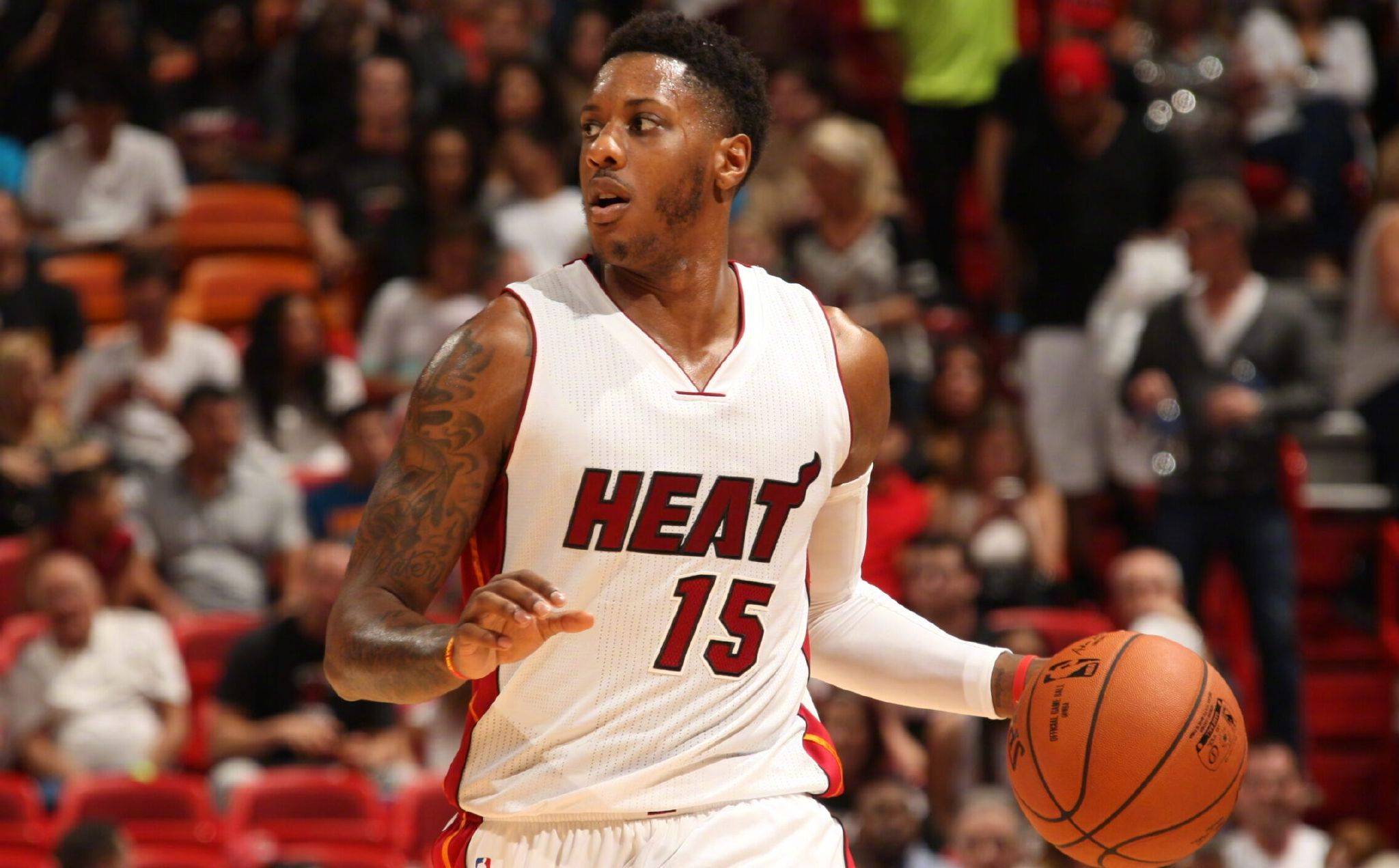 吉列斯皮连续6场进至少3个三分，NBA目前第二长（吉列斯皮已连6场投中至少3记三分，位居NBA目前第二长）