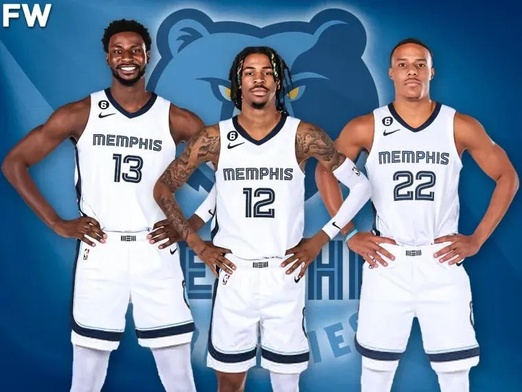 罗马因进攻乏力计划引中锋以提升欧冠竞争力。（进攻乏力，罗马拟引中锋增强欧冠竞争力）