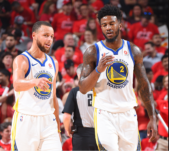 唐斯：今晚球队的身体对抗性很强 这是我们能赢球的关键（唐斯：球队今晚对抗强度十足，这是取胜的关键）