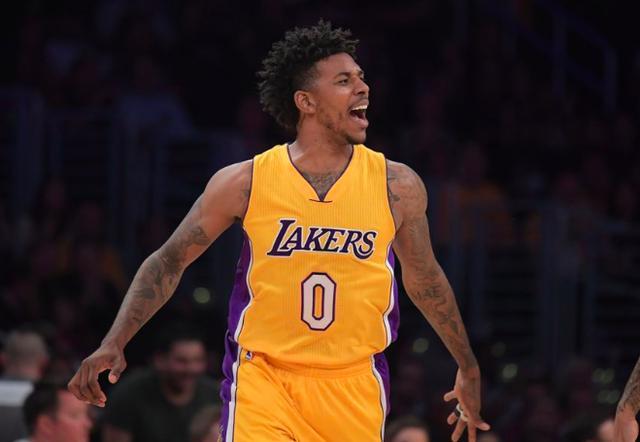 19岁5个月！马林成为巴黎近33年最年轻先发门将（19岁5个月，马林刷新巴黎近33年来最年轻首发门将纪录）