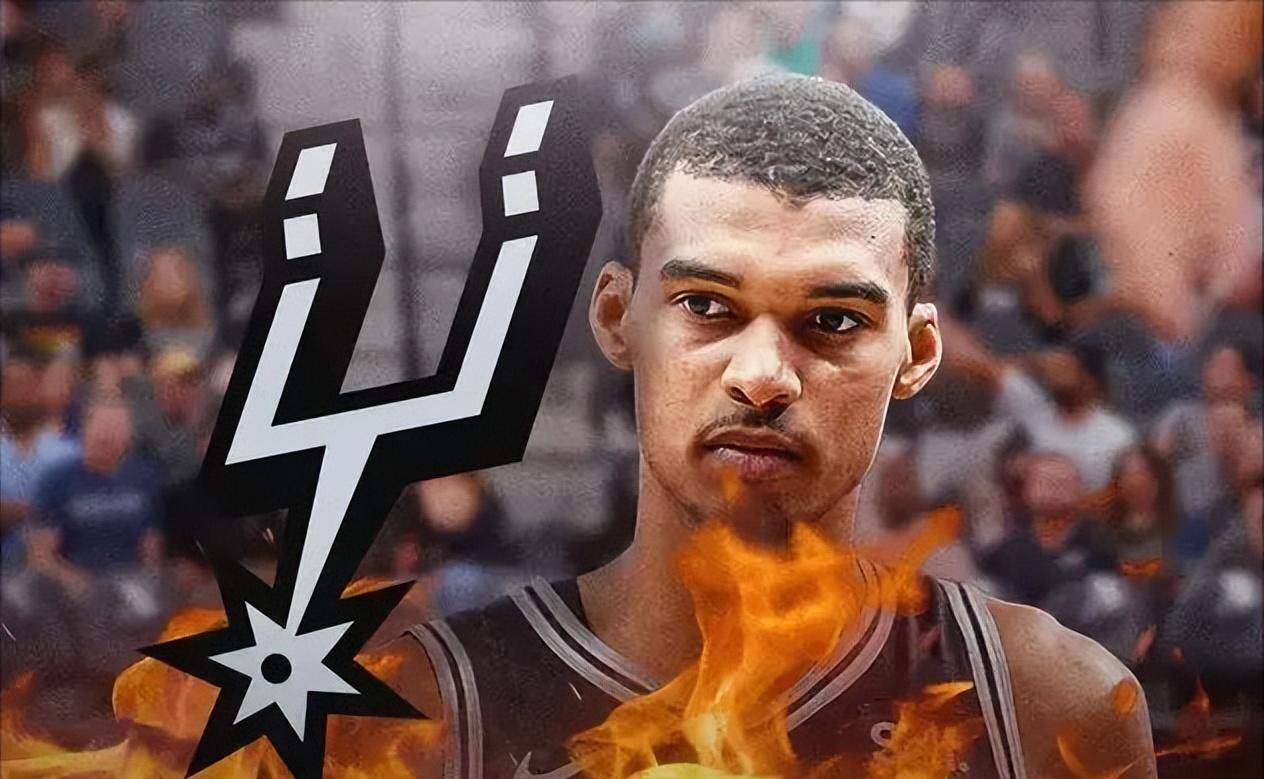 美记：PJ·华盛顿赛前训练扭伤脚踝，提前退出本场比赛（PJ·华盛顿赛前热身扭伤脚踝，本场比赛缺阵）